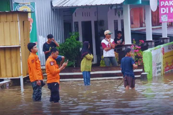 Hujan Deras Guyur Makassar, Sejumlah Wilayah di Biringkanaya Tergenang Air