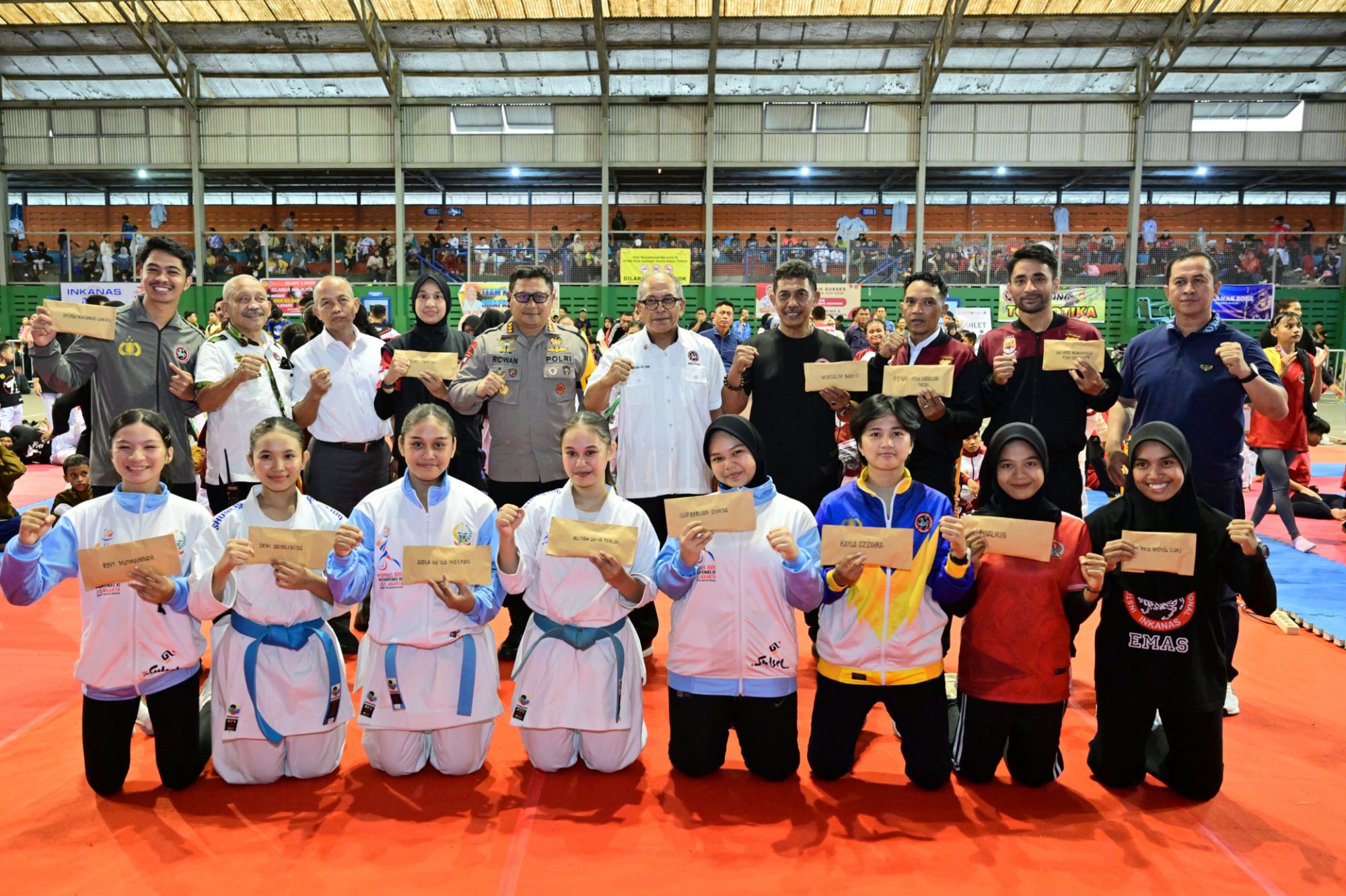 Politisi Senior Golkar, IAS Gelorakan Semangat Berprestasi Atlet Karate di Wali Kota Cup 2025