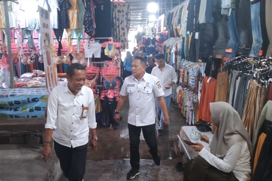 Rusli Patara Gerak Cepat: Gencarkan Pemantauan, Tinjau Pasar Sentral, dan Dengarkan Keluhan Pedagang